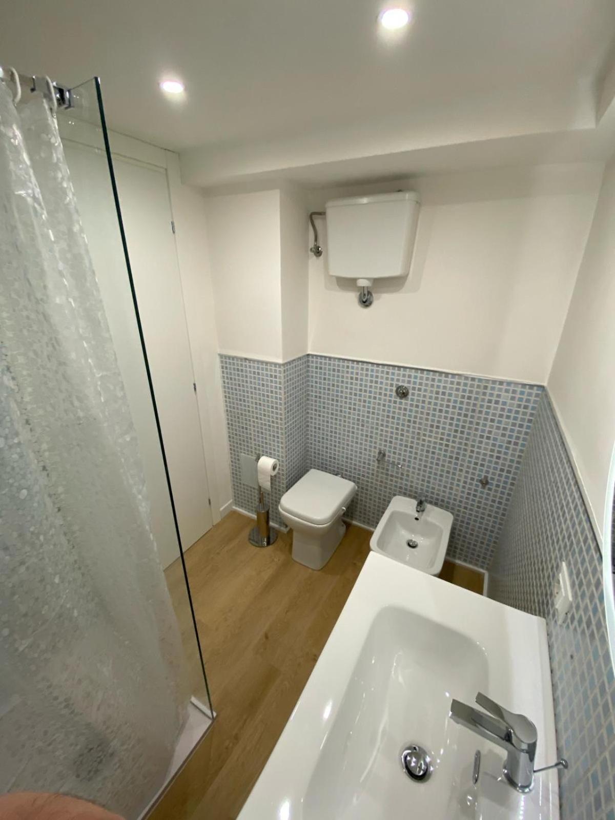 Oasi Central - Appartamento In Pieno Centro Trieste Bagian luar foto